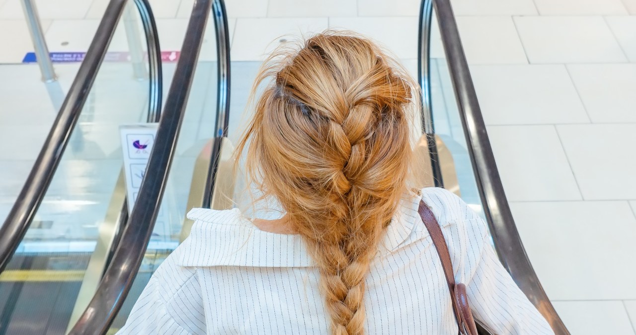 These hairstyles weaken the hair a lot. Polish women wear it regularly
