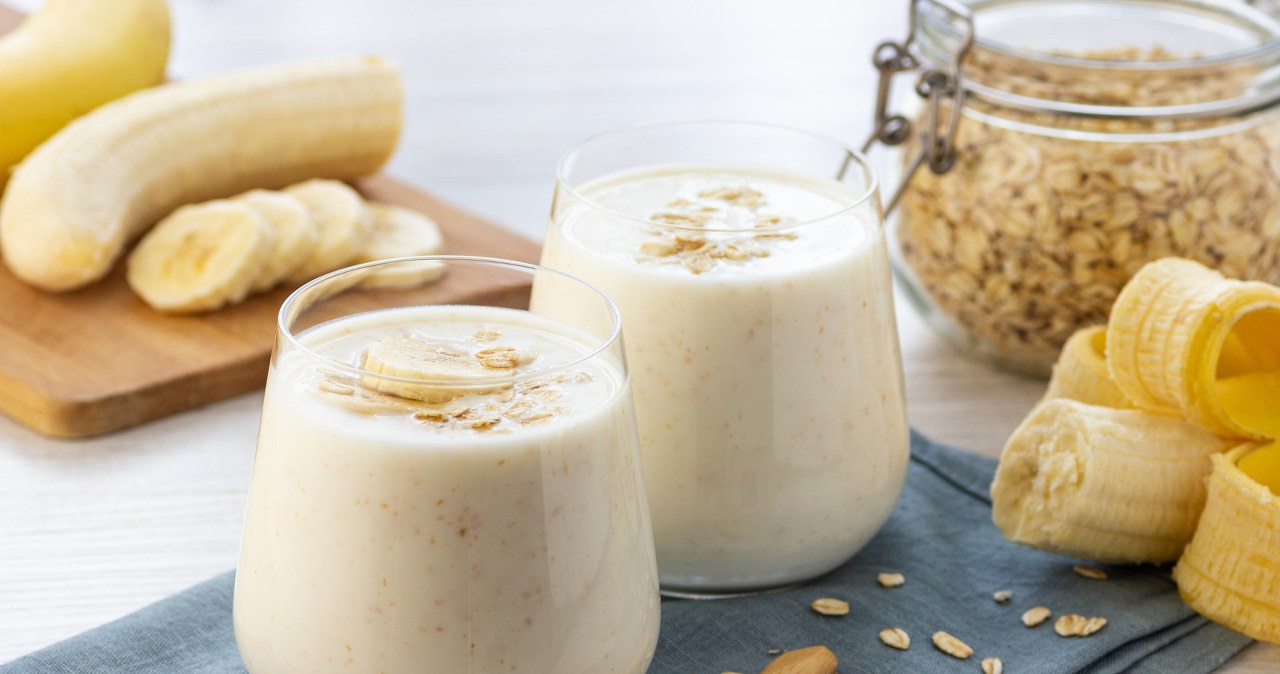 A cocktail for breakfast will give you energy for a few hours. You can make it with simple ingredients