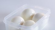 How many days do you keep boiled eggs in the fridge? After this time they will become stale