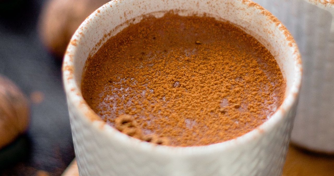 It suppresses excessive appetite and helps concentrate. Just add a pinch to your morning coffee