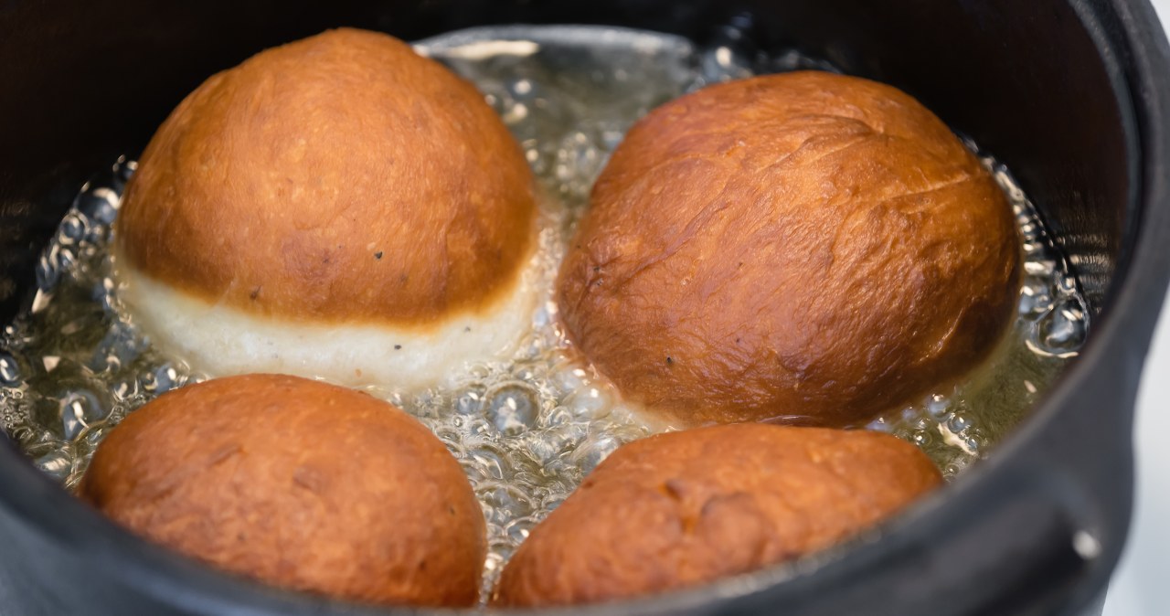 Where do you pour the fat after frying donuts? Most people do it wrong