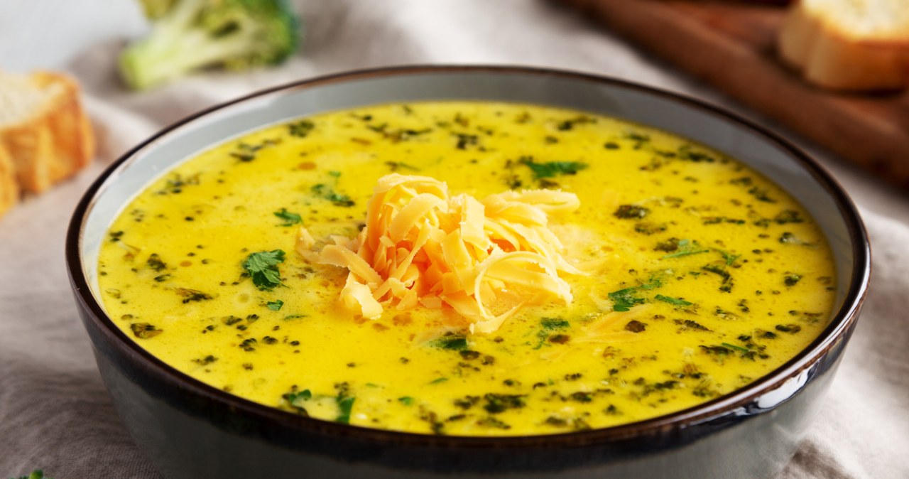 It turns out thick, creamy and filling. It improves your mood from the first spoonful