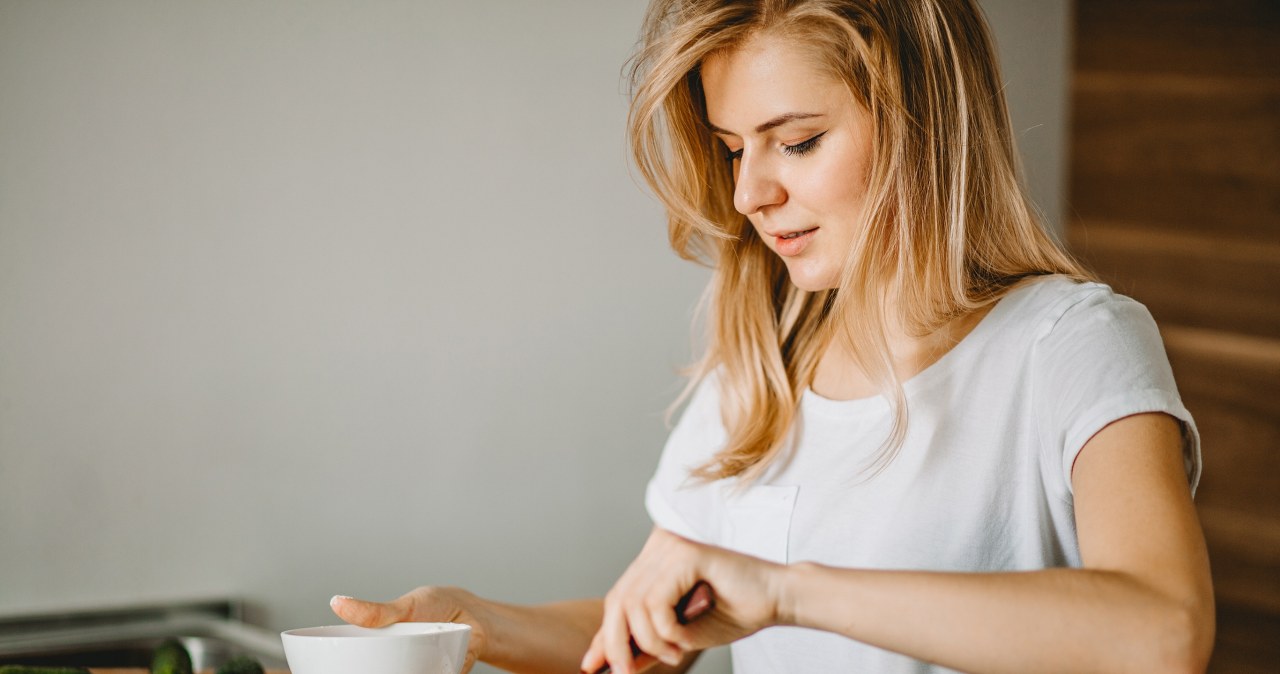 This simple salad disappears from the table in a few moments. The whole family loves her