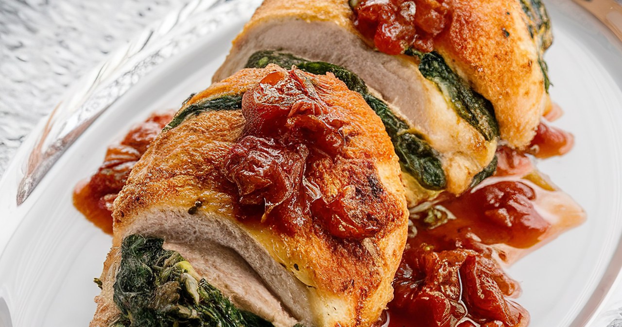 This juicy roll puts the devil to shame. The family eats and clicks, it's nice