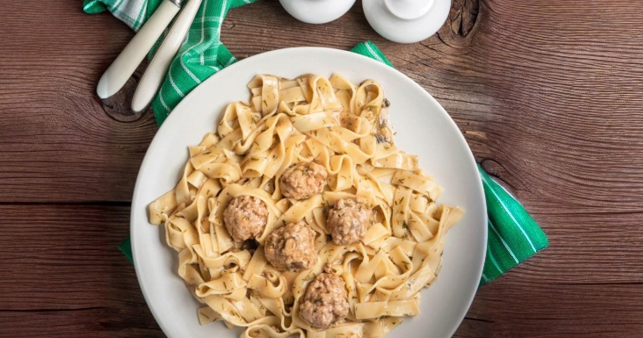 You won't make Bolognese sauce again. The meatballs in this version beat it out