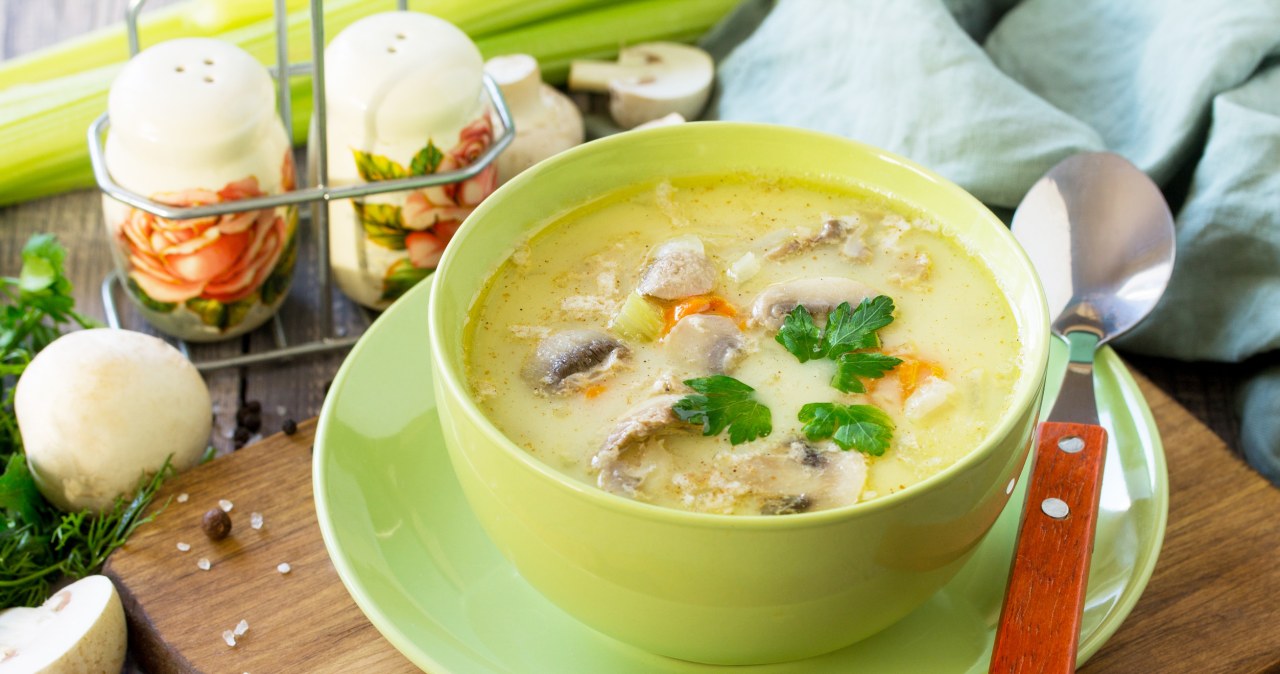 It is full of flavor and very filling. Papal soup with meatballs is a real culinary discovery