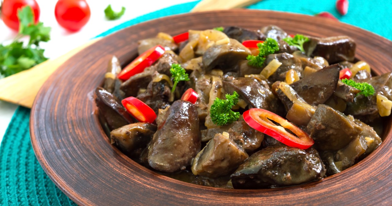 It has a lot of iron and protein, is good for eyesight and immunity. Seniors should eat at least once a week