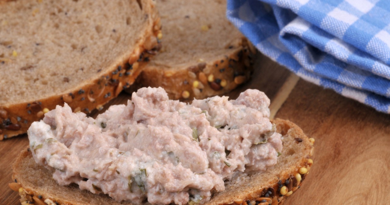 The best spread for bread, it fills you up for a long time and takes care of healthy bones. The brain works better, immunity increases