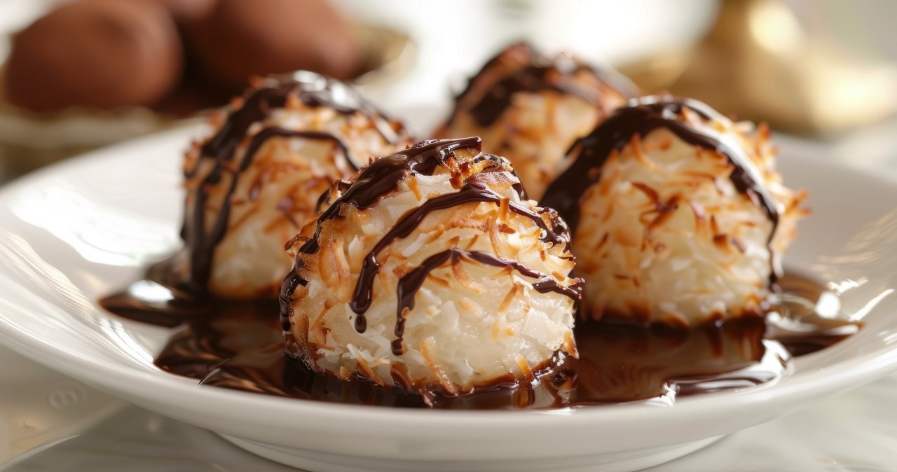 You can make the best coconut cookies with 3 ingredients. They taste like from a confectionery shop in the Polish People's Republic