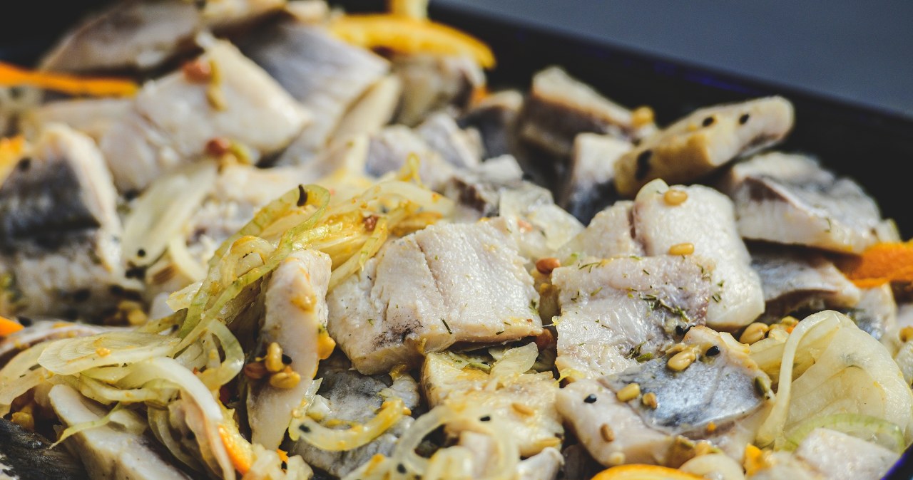 Polish healthy fat is richer than olive oil. Best for herrings and salads