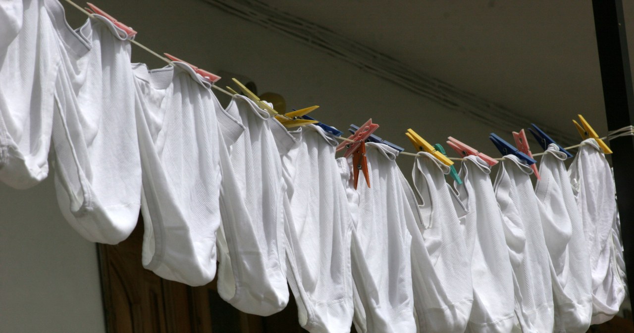 Where to throw away old underwear? 90 percent of people in Poland do it wrong