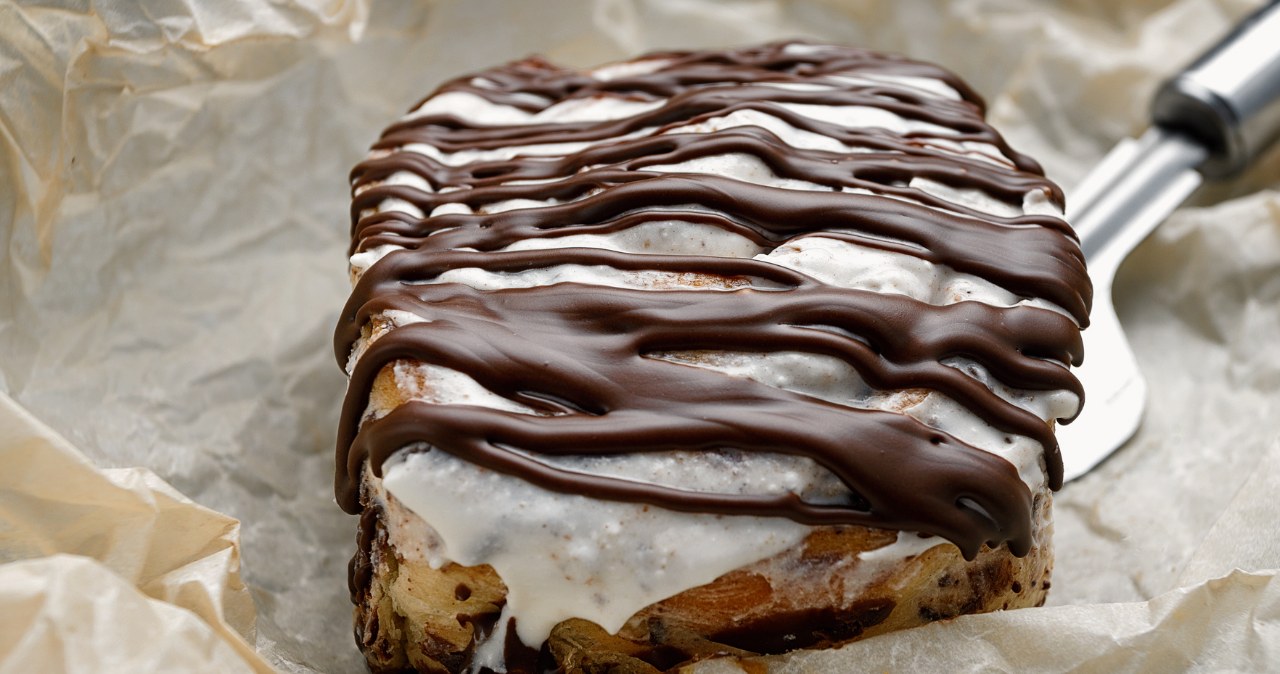 One of the best cakes I've ever eaten. It disappears from the table in a few minutes