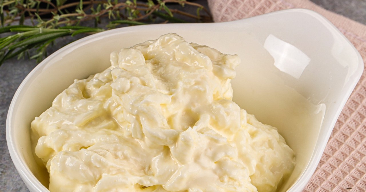 This salad cleanses the body without unnecessary sacrifices. It is low in calories and improves digestion and immunity