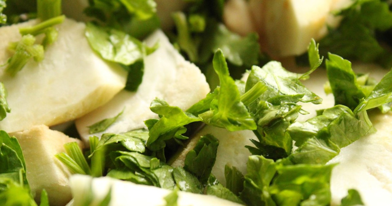 A vegetable full of secrets and poorly appreciated in the kitchen. For cutlets, fries, salads