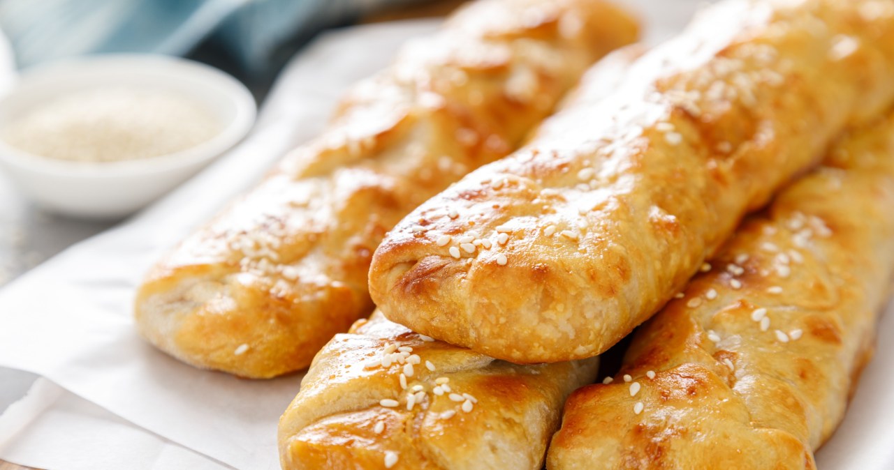 Crispy dumplings stuffed with egg. A snack you can eat anytime