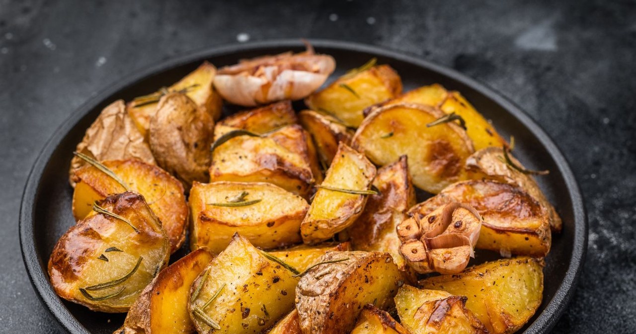 A cooking trick for perfectly baked potatoes. Crispy crust, creamy center