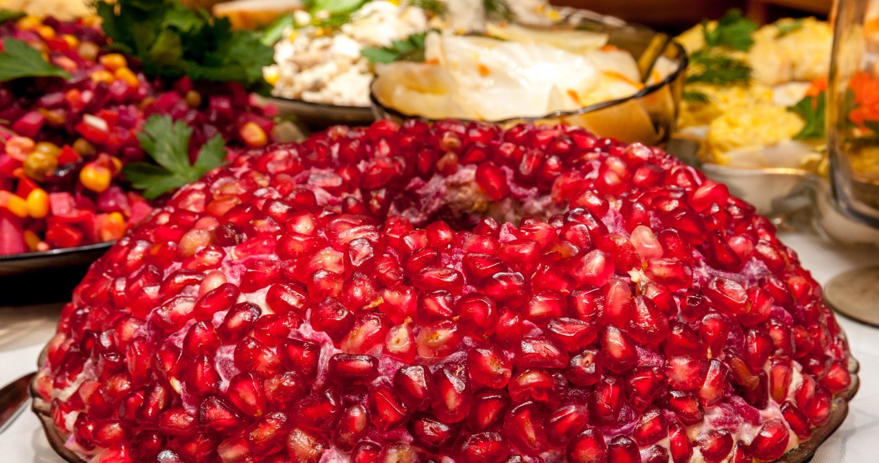 Ruby Bracelet Salad is my signature dish for Easter. A classic enclosed under a navy blue dome