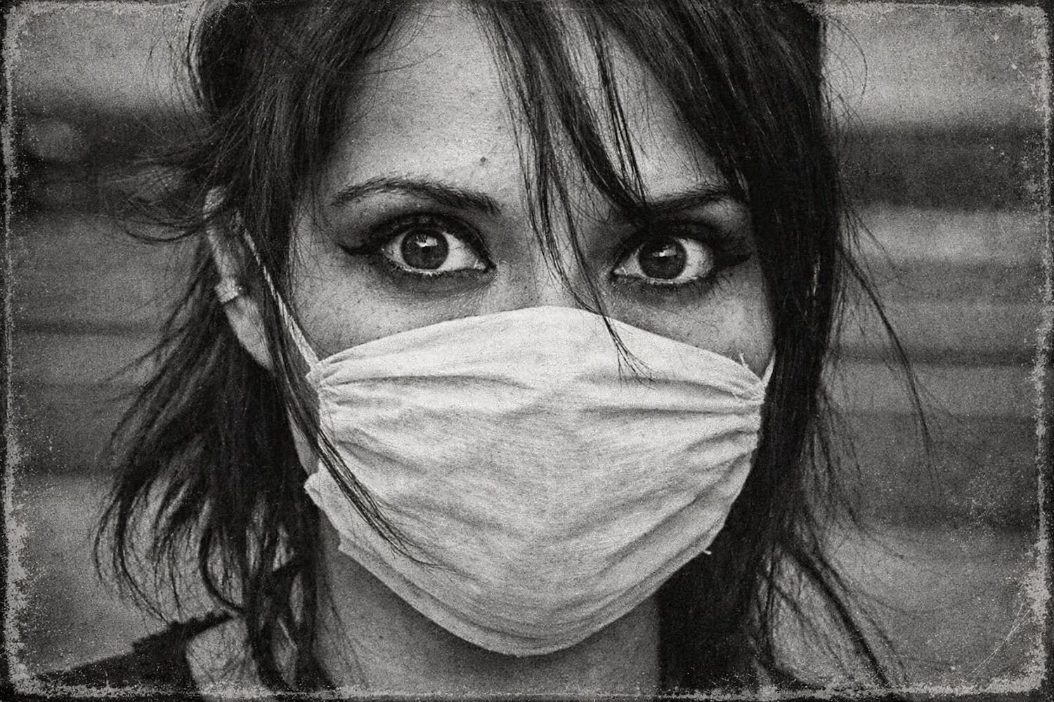 Even the barbers went on strike. Resistance to wearing a mask, 90 years before Covid-19