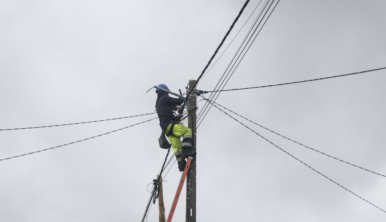 The number of people without electricity has almost tripled (some have been like this for 12 days)