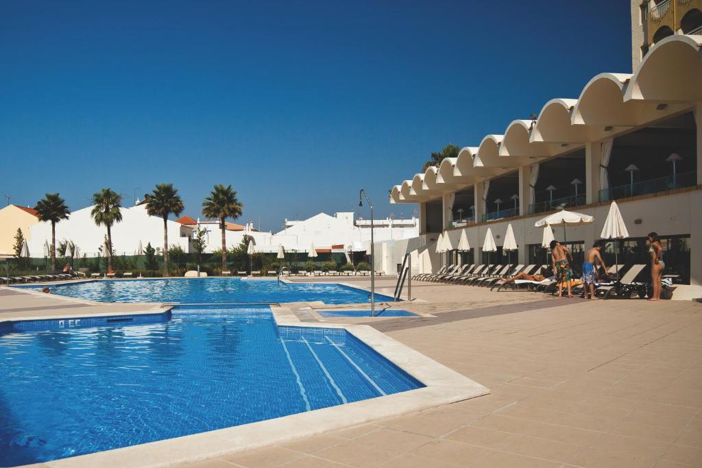 Thinking about summer? 4-star hotel in Altura opens in June and all rooms have sea views