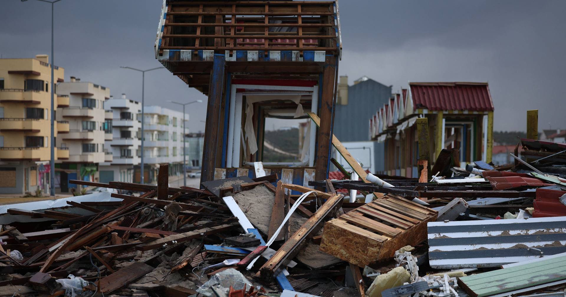 20 minutes: a week after the storm and there are still hundreds of thousands without power and communications