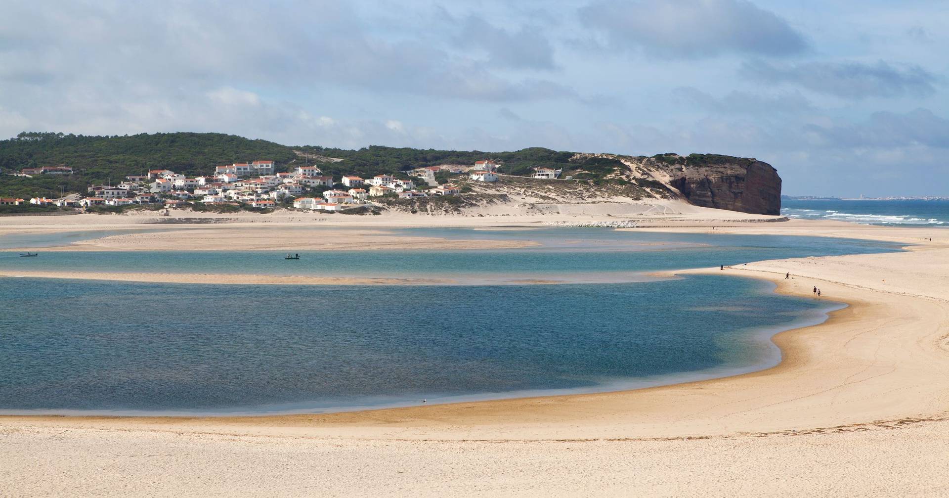 Chambers of Caldas da Rainha and Óbidos begin emergency intervention in Lagoa de Óbidos