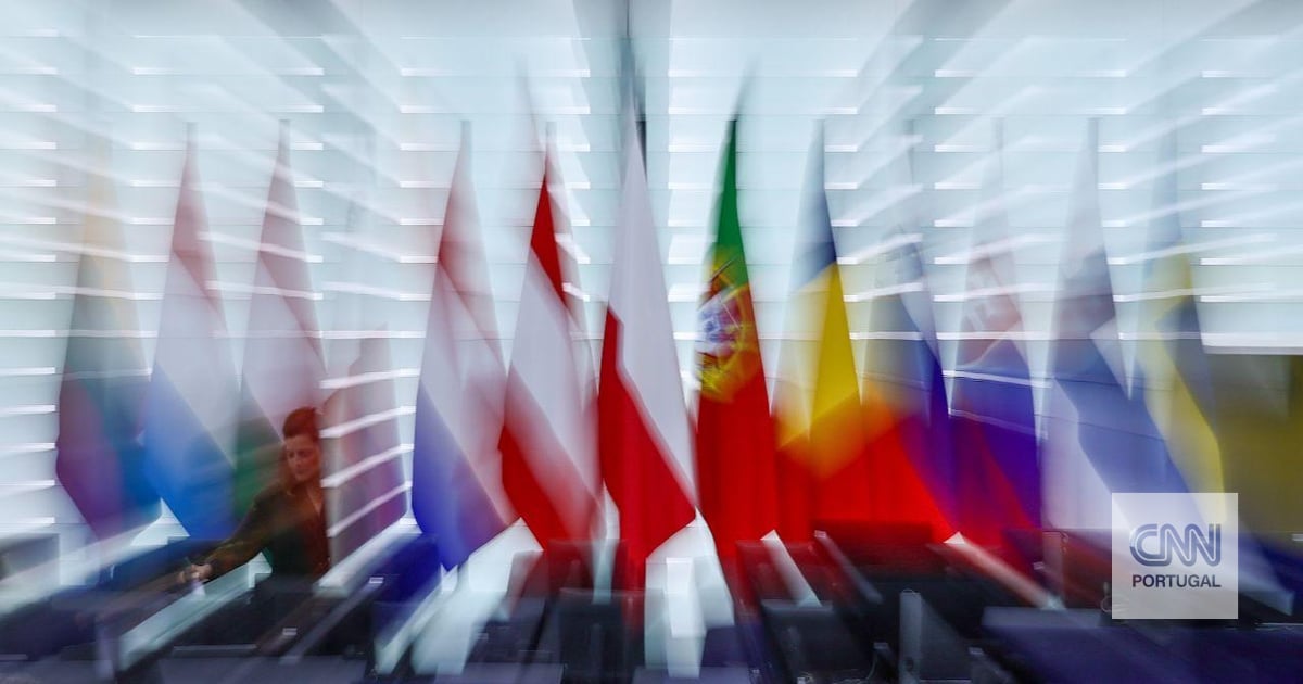 EU prepares satellite messaging system to work even in total blackout