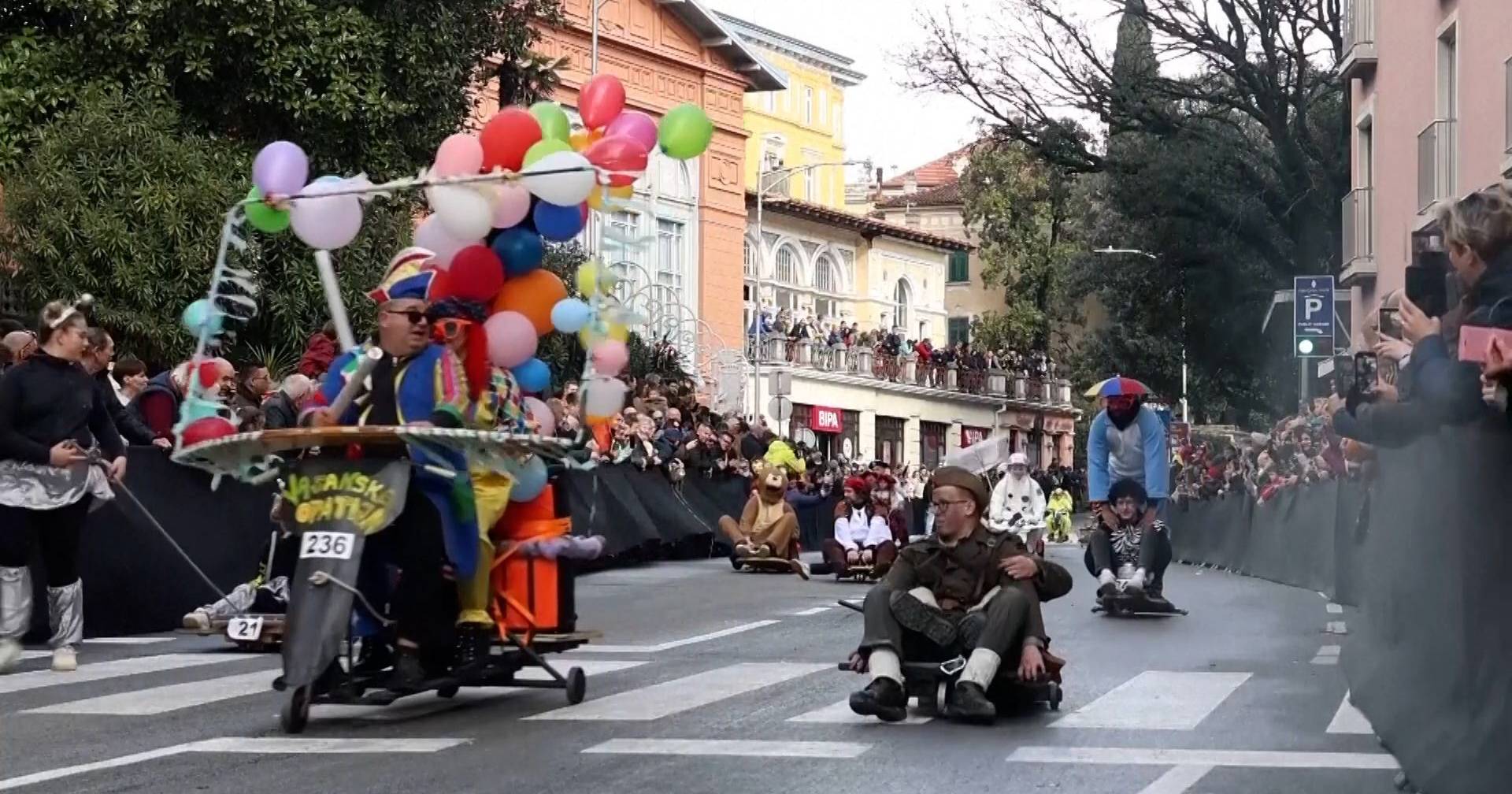Unusual rolling cart race livens up Carnival in Croatia