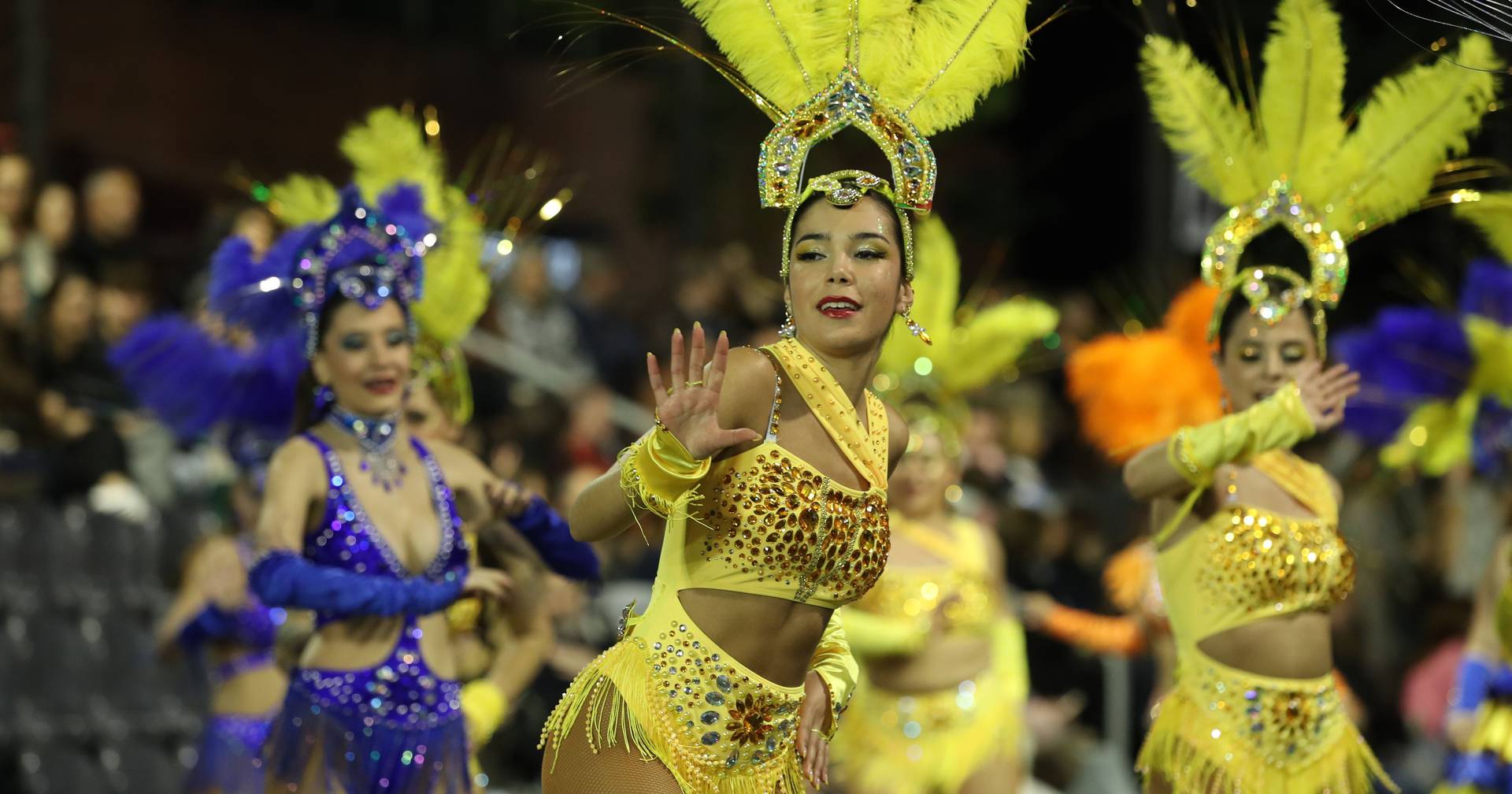 Samba invaded Madeira: thousands of people celebrate carnival in Funchal