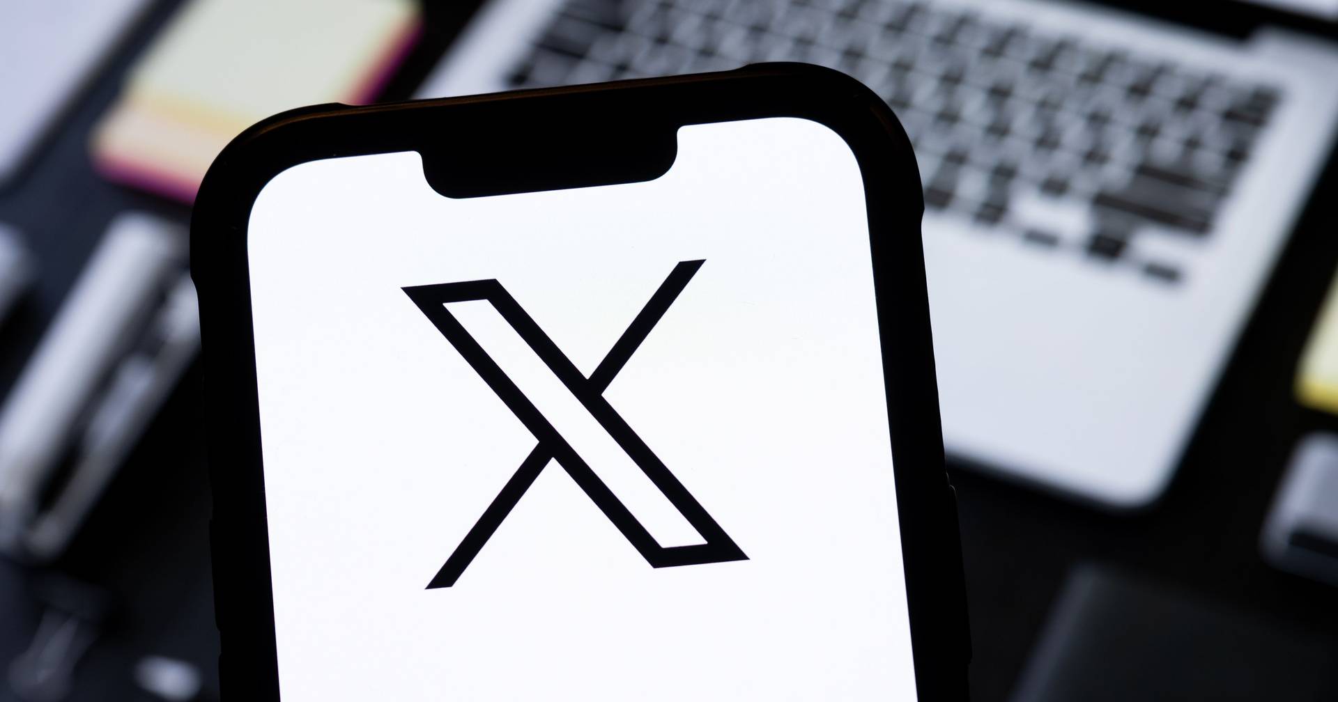 Social network X records failures around the world