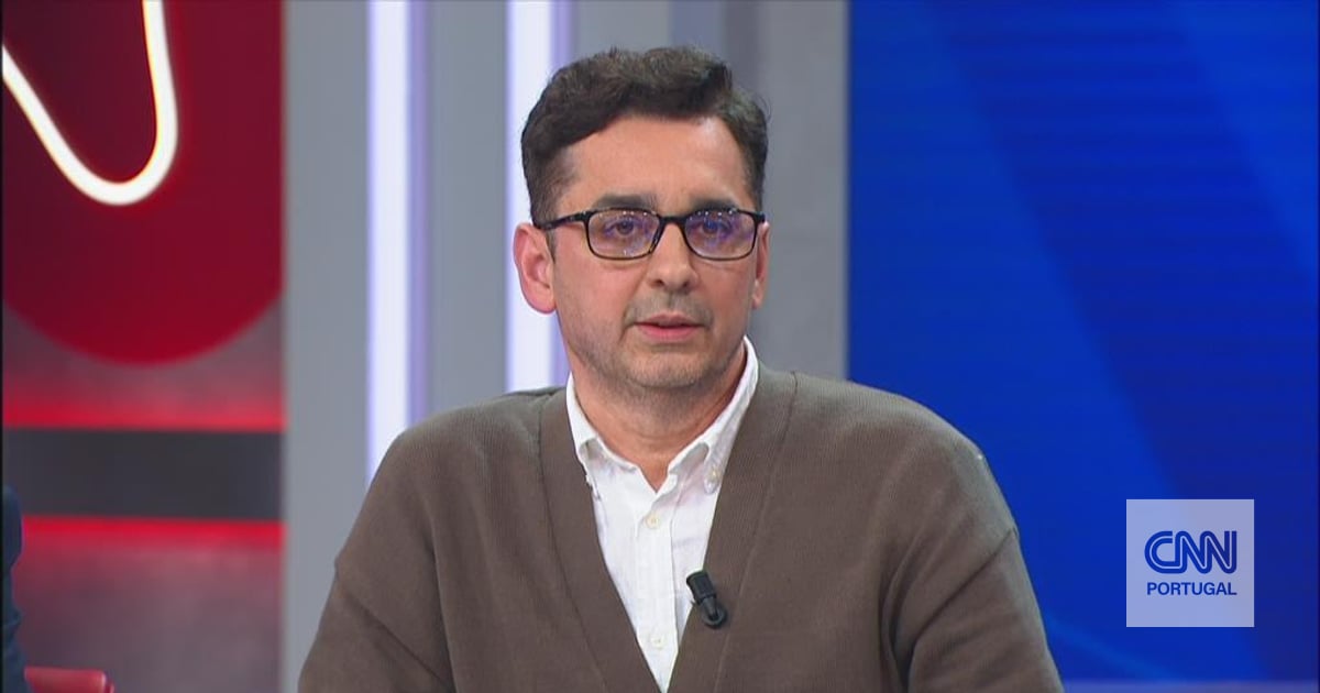 02:02
                                        	
                                    
                                
                                
                            
                        
                    
                    	
                    	
                        "Donald Trump demands absolute loyalty from his employees"
                        
                    
                        30 min ago