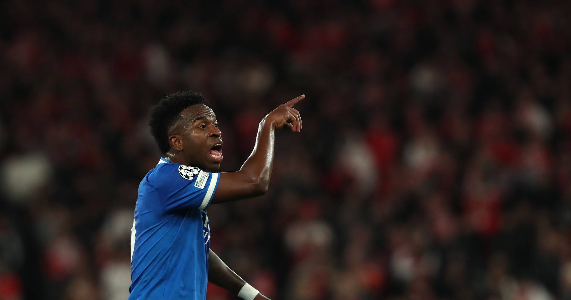 "We must always highlight Vinicius' courage in the face of the regrettable episodes he has already faced"