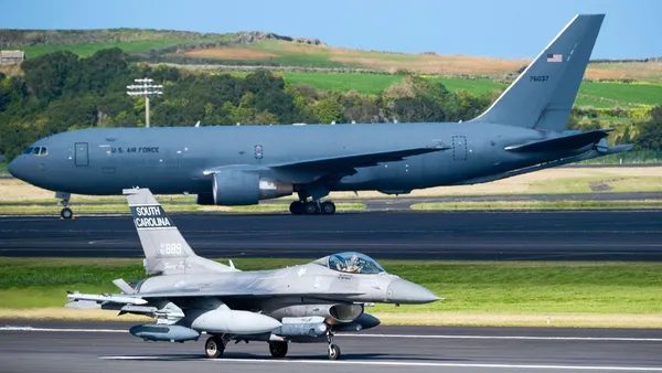 The largest transport plane in the US Air Force lands in Lajes. Since 2003, there have not been so many US military personnel in Europe