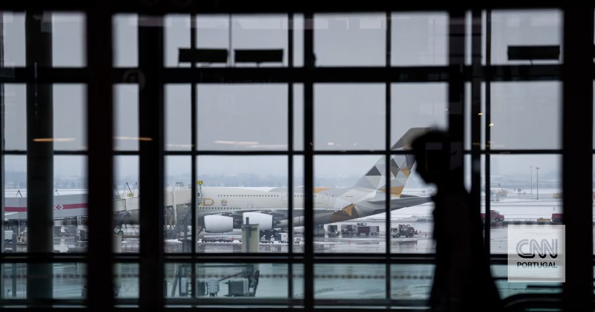 How a former flight attendant scammed airlines to get free flights