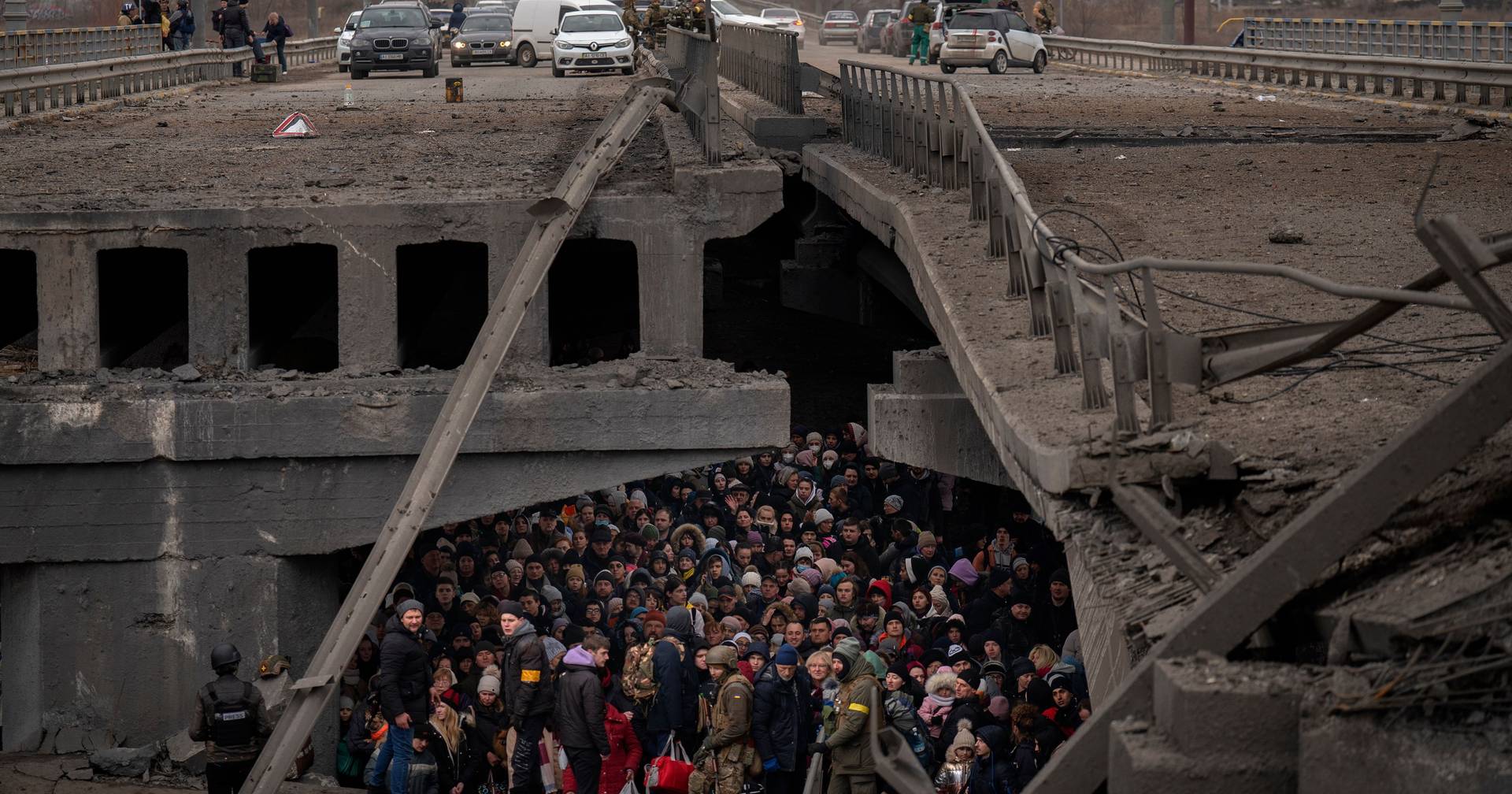 "The world continues to watch Ukraine", which marks four years of war between pride and tragedy