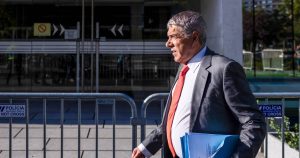 10 minutes: Sócrates is without a lawyer (again)