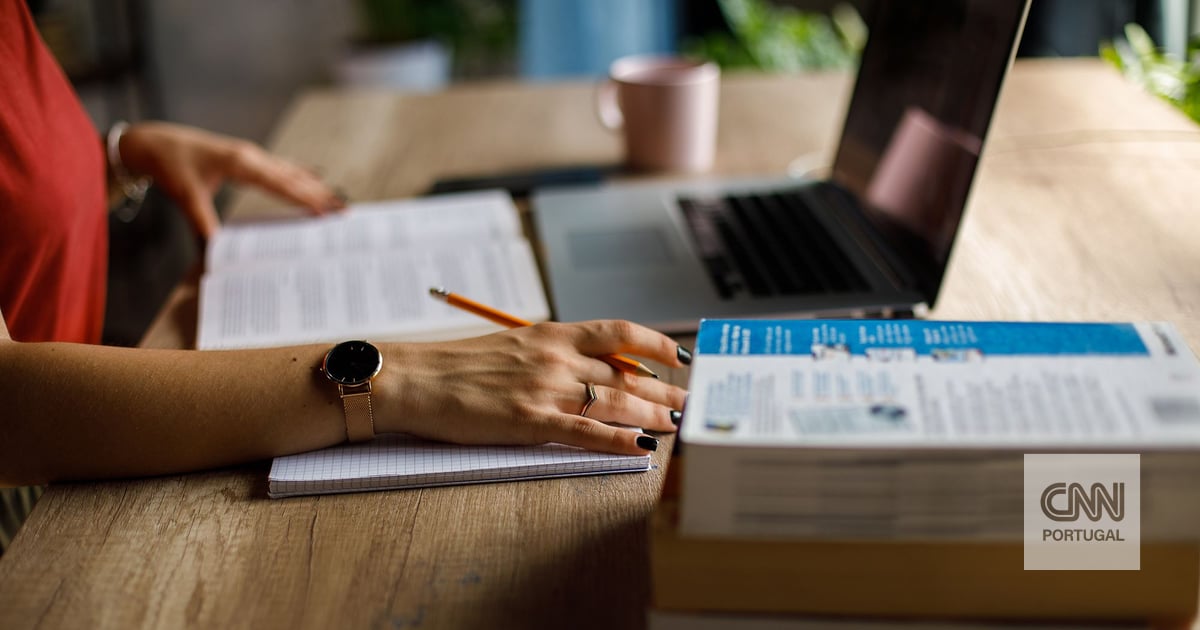 Artificial Intelligence is taking my job - and money