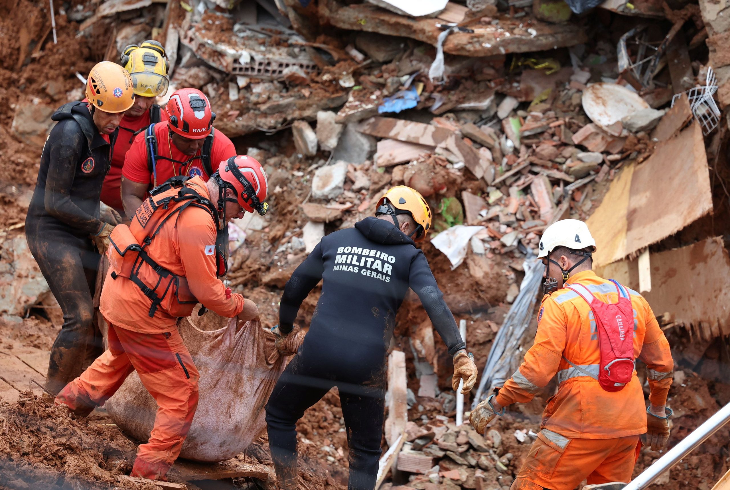 Brazil: Deadly landslides, 29 dead, dozens missing
