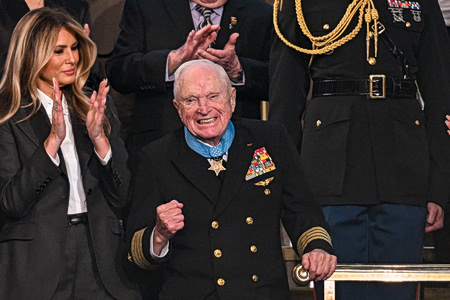 The strategy, the messages behind the Trump show: The 114 applause, Alejandra, the star Melania