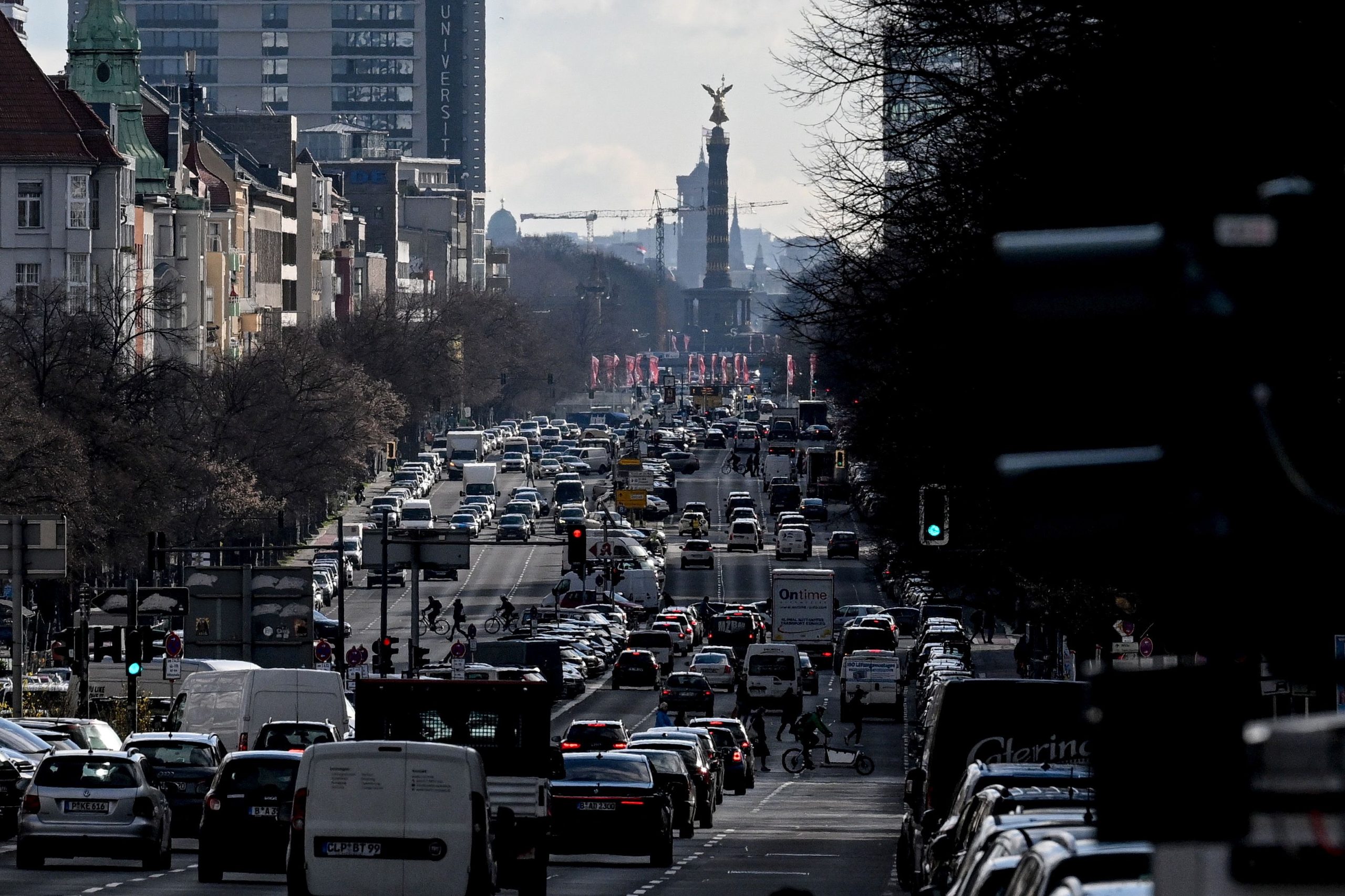 Germany: Chaos on the streets, transportation paralyzed
