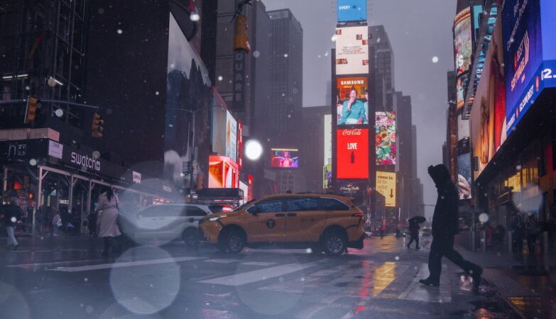 Traffic prohibited in New York due to historic storm
