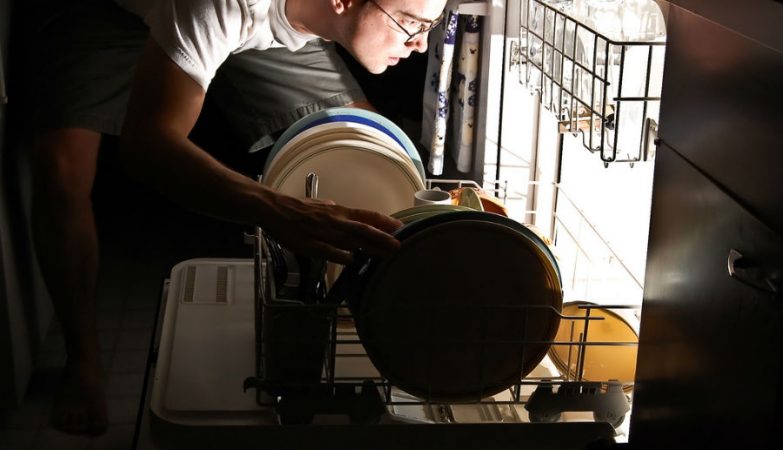 Do you think you know how to properly wash dishes in the dishwasher? Here are 5 tips