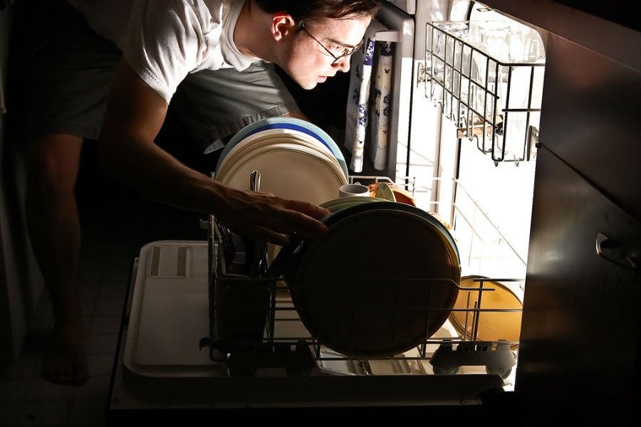 Do you think you know how to properly wash dishes in the dishwasher? Here are 5 tips