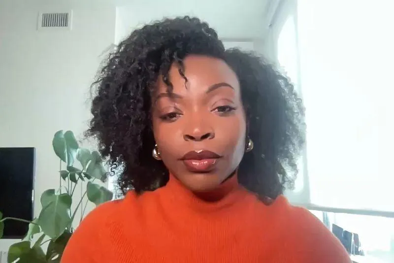 Social media is full of videos of men trying to pick up women. Your secret tool? These smart glasses