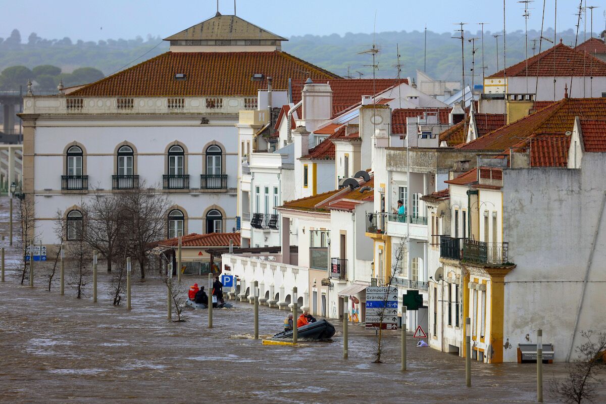 Meteorological hell continues in Portugal. Depression Marta comes in to rock