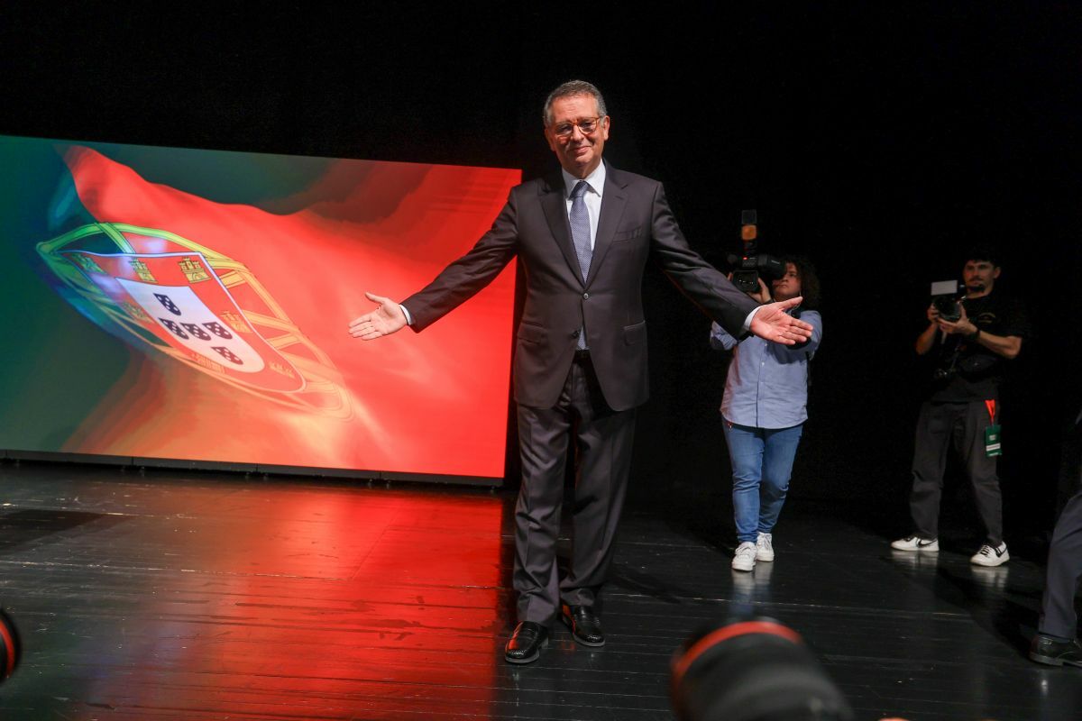 From the “ugly duckling” in the PS to record consecration. The route from Seguro to Belém