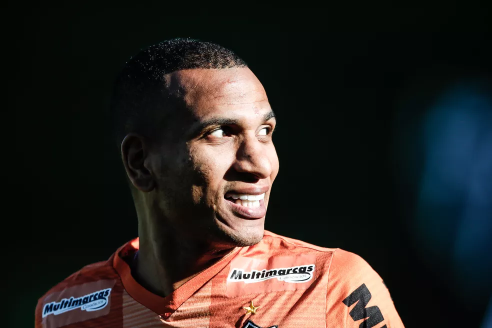 Criciúma reinforces attack with the arrival of Rómulo Otero for Série B