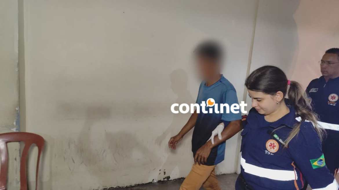 Lucas Silva Souza, 28 years old, was stabbed during a robbery while returning from church on a bicycle. He was rescued and is stable.