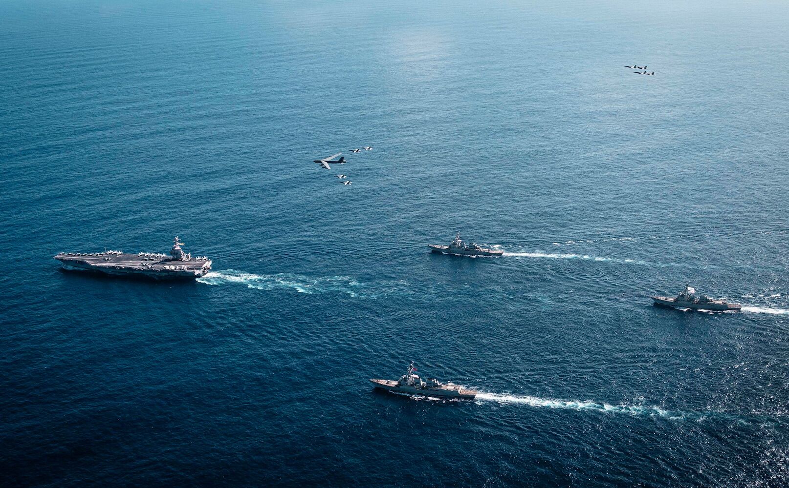 Fleet of the largest aircraft carrier in the world on its way to Iran. “Actions could last weeks”