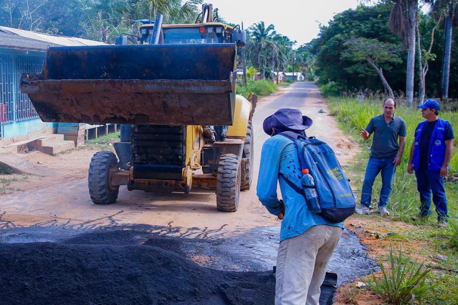 Asphalt recovery work continues in the Canela Fina region and adjacent neighborhoods